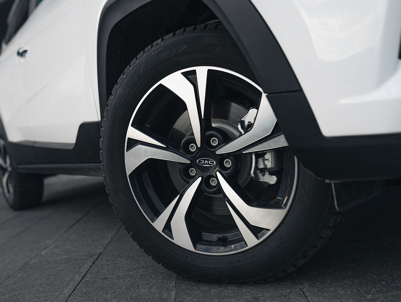 JAC JS4